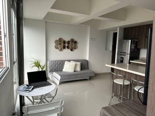 Apartamento Moderno Loft Poblado Con Vista A Las Monta�as 1712