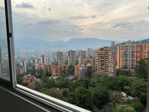Apartamento Moderno Loft Poblado Con Vista A Las Monta�as 1712