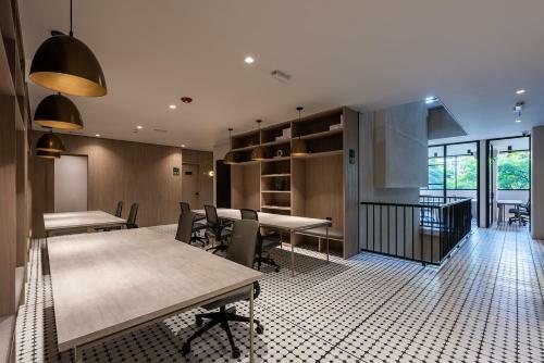Hotel Nak�a: Stay + Work
