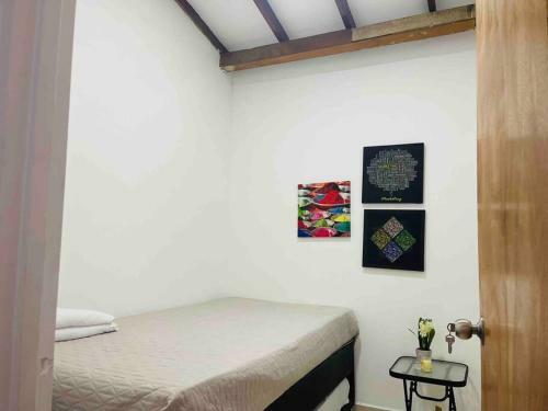 Apartamento Acogedor,luz Natural , Agua Caliente ,200 Mbps,central.