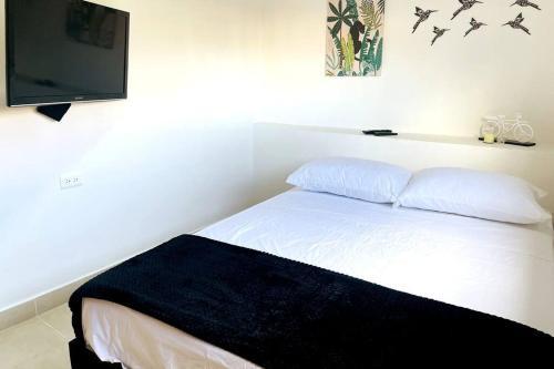 Apartamento Acogedor,luz Natural , Agua Caliente ,200 Mbps,central.