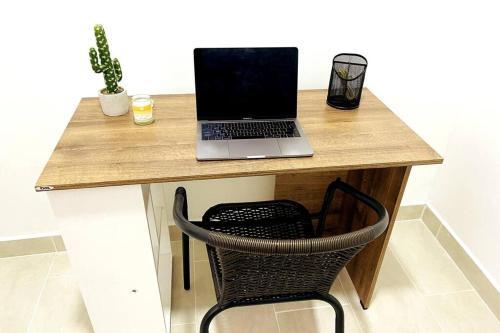 Apartamento Acogedor,luz Natural , Agua Caliente ,200 Mbps,central.