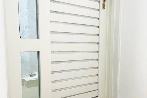 Apartamento Acogedor,luz Natural , Agua Caliente ,200 Mbps,central.