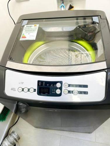 Apartamento Acogedor,luz Natural , Agua Caliente ,200 Mbps,central.