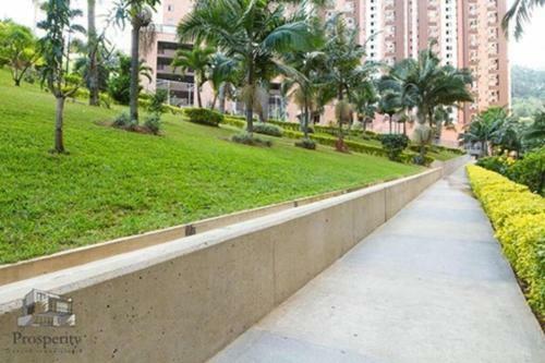 Apartamento Lindo Y Confortable Apto Cerca Al Poblado Y La 70