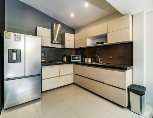 Luxury Apartment With Jacuzzi In Parque Lleras