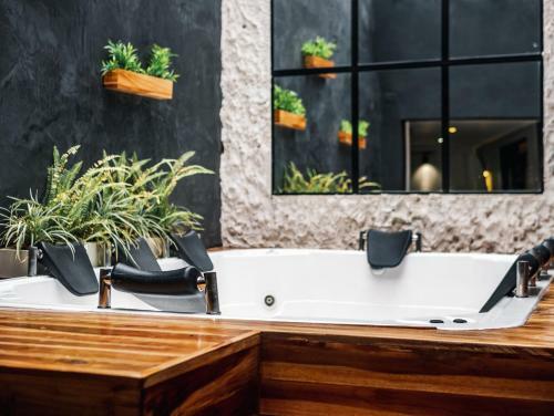 Luxury Apartment With Jacuzzi In Parque Lleras