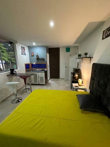 Apartaestudio Laureles 70 Piso 2