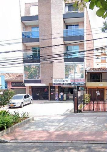 Apartamento C�modo Estudio 3 Frente Al Centro Comercial Cerca A Laureles