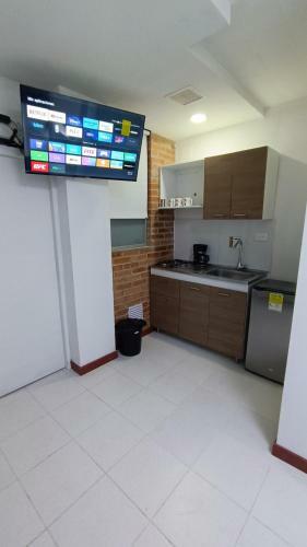 Apartamento C�modo Estudio 3 Frente Al Centro Comercial Cerca A Laureles