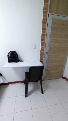 Apartamento C�modo Estudio 3 Frente Al Centro Comercial Cerca A Laureles