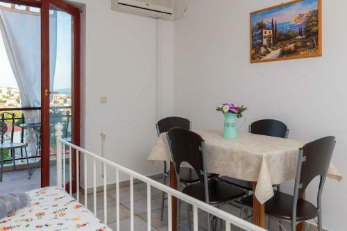 Apartments Lon?ar