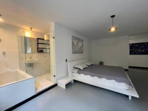Moderno Apartamento Con Jacuzzi En El Poblado