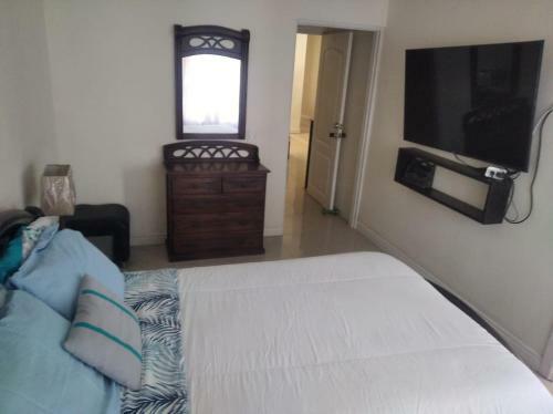 Habitacion Campus De La U