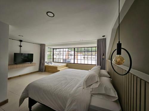 Hotel Aguacatala Stop