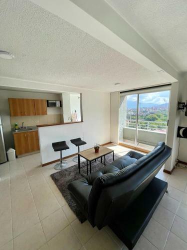 Sunny Laureles Apartment