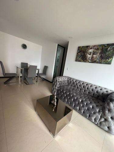 Apartamento En Prestigioso Edificio Del Poblado.