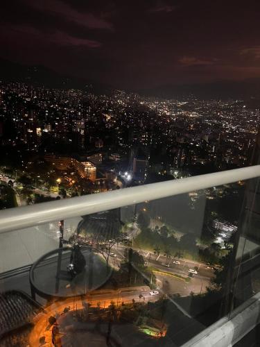 Apartamento En Prestigioso Edificio Del Poblado.
