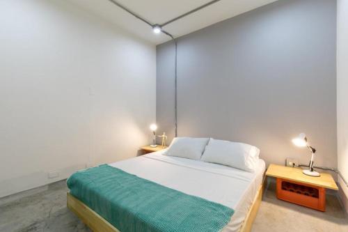 Apartamento Studios Amarillo-morado-ocre