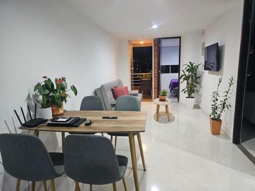 Apartamento Moderno Con Balc�n Privado En Floresta