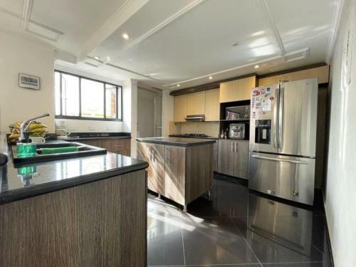 3 Story Penthouse With 2 Parking Spaces In Laureles