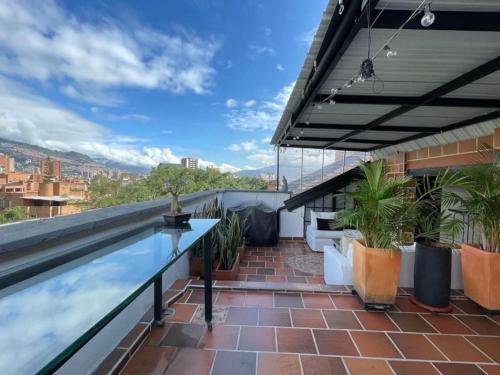 3 Story Penthouse With 2 Parking Spaces In Laureles