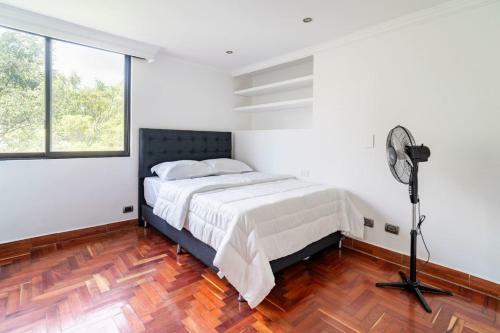 3 Story Penthouse With 2 Parking Spaces In Laureles