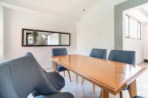 3 Story Penthouse With 2 Parking Spaces In Laureles