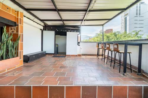 3 Story Penthouse With 2 Parking Spaces In Laureles
