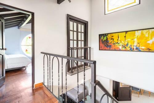 3 Story Penthouse With 2 Parking Spaces In Laureles