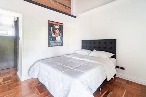 3 Story Penthouse With 2 Parking Spaces In Laureles