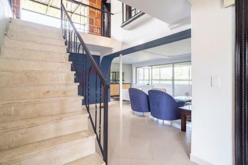 3 Story Penthouse With 2 Parking Spaces In Laureles