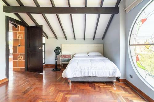3 Story Penthouse With 2 Parking Spaces In Laureles