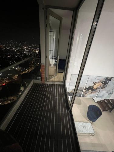 Apartamento Penthouse En El Poblado Con Vista A La Ciudad.