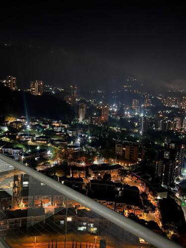 Apartamento Penthouse En El Poblado Con Vista A La Ciudad.