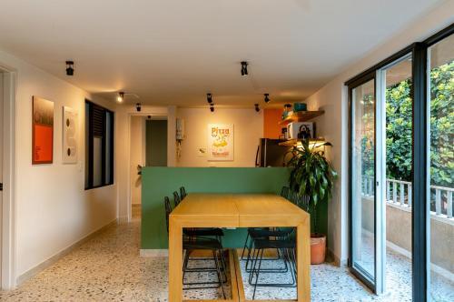 Apartamento Con Balc�n, El Poblado (manila)