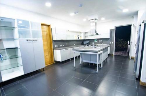 Villa Luxury Mansion In Las Palmas, Medellin!
