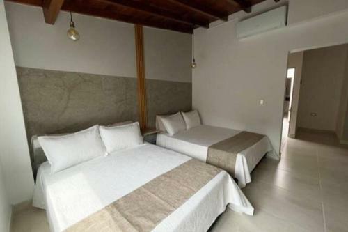 Aparta Estudio Laureles 304