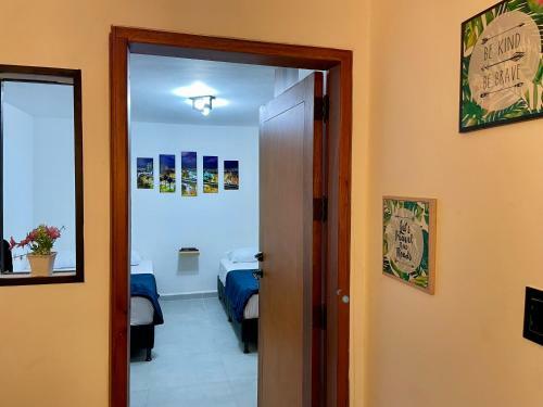 Apartamento Cerca A Laureles / 300m Wi-fi