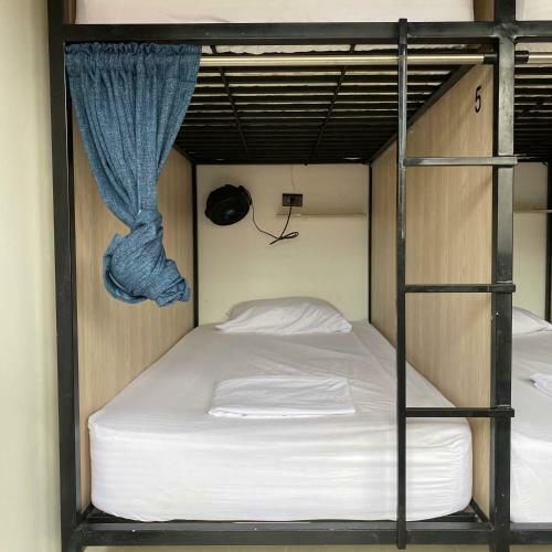 La Familia Hostel - Manila
