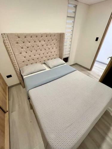 Apartamento Luxurious & Rustic Medell�n Apt - Up To 10 People