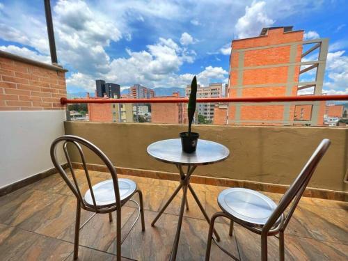 Apartaestudio Con Terraza Laureles