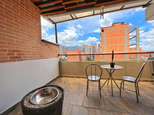 Apartaestudio Con Terraza Laureles