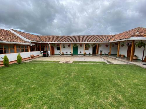 Linda Casa Colonial Remodelada