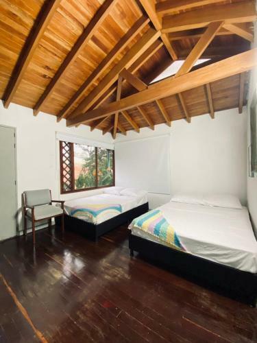 Lodge El Lago Hotel