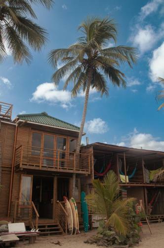 Albergue Mendihuaca Surf Camp