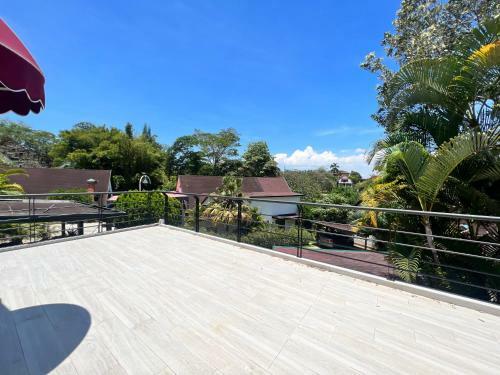 Moderna Caba�a En Ruitoque Condominio