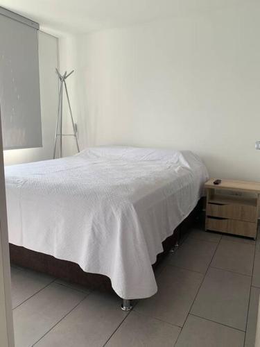 Apartamento Nuevo. Vista A Monta�as