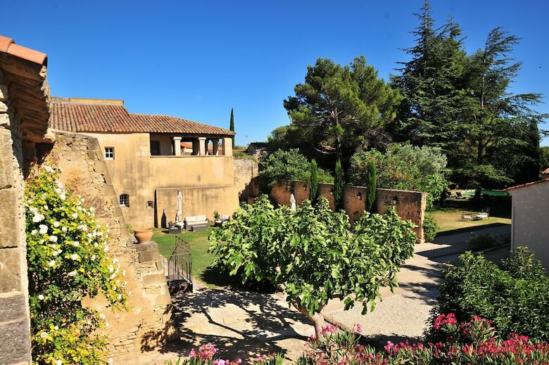 Hotel Domaine Des Escaunes
