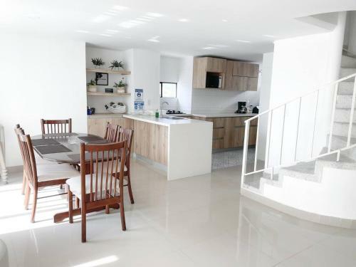 Apartamento Hermoso Duplex Cerca A Playa, Rodadero Hasta 10